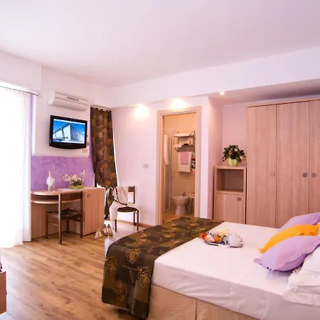 Hotel Arabel 2*